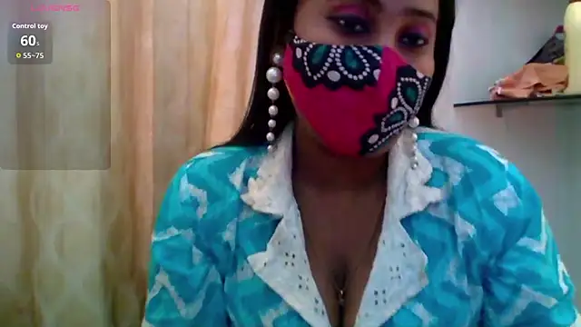 cute girl007 online show from May 28, 2026, 6:10 am