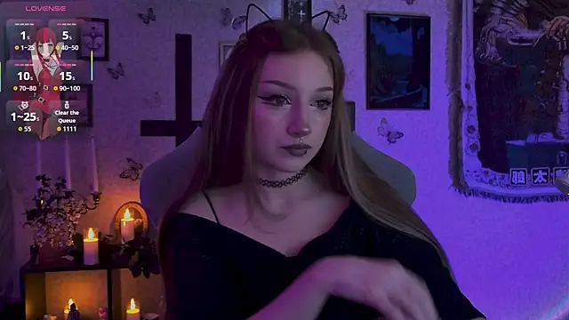 LiliLuna online show from July 17, 2026, 11:46 pm