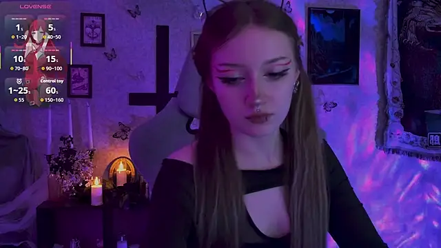 LiliLuna online show from July 26, 2026, 10:38 pm