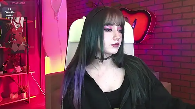 Snapshot of LiliLuna chatting on February 19, 2026, 4:15 pm LiliLuna online show from February 19, 2026, 4:15 pm