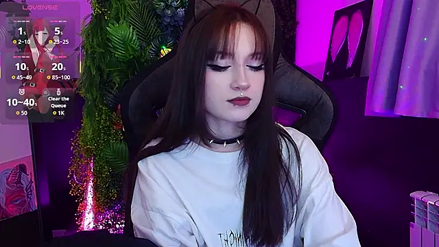 Snapshot of LiliLuna chatting on February 25, 2026, 1:00 pm LiliLuna online show from February 25, 2026, 1:00 pm