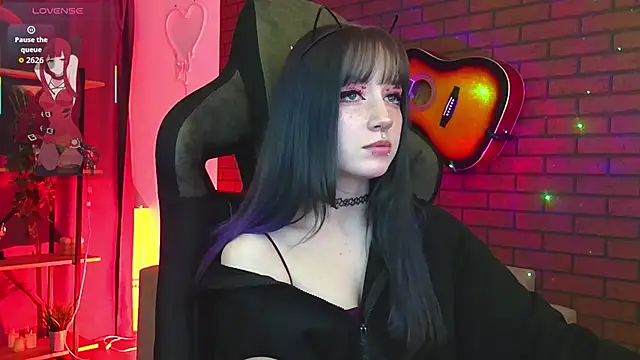 Snapshot of LiliLuna chatting on February 12, 2026, 4:40 pm LiliLuna online show from February 12, 2026, 4:40 pm