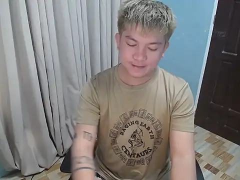 Snapshot of Fuckboii_intown chatting on December 23, 2025, 10:03 am Fuckboii intown online show from December 23, 2025, 10:03 am