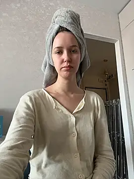 Snapshot of ElliRose chatting on February 19, 2026, 5:59 am ElliRose online show from February 19, 2026, 5:59 am