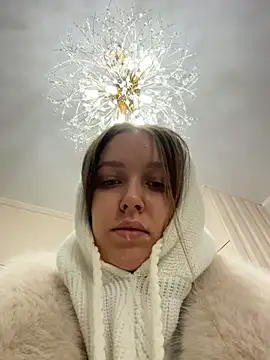 Snapshot of ElliRose chatting on February 9, 2026, 12:03 pm ElliRose online show from February 9, 2026, 12:03 pm