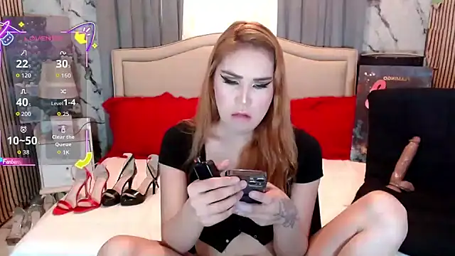 Ninawilsonx online show from November 2, 2025, 12:59 am