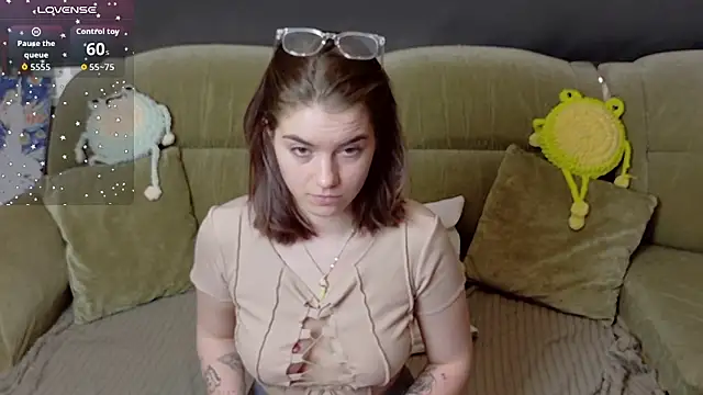 Snapshot of ElzaBlis chatting on April 13, 2026, 1:15 pm ElzaBlis online show from April 13, 2026, 1:15 pm