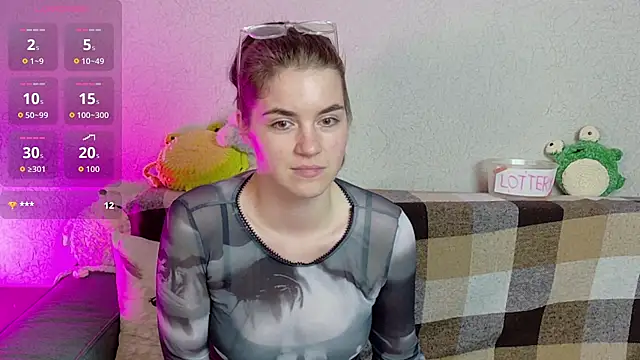 ElzaBlis online show from July 19, 2026, 1:19 pm