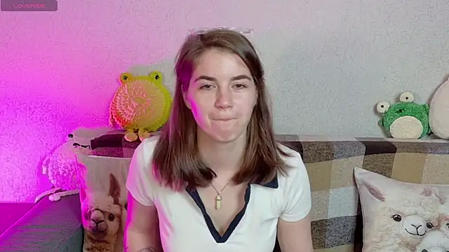 ElzaBlis online show from June 17, 2026, 2:38 pm