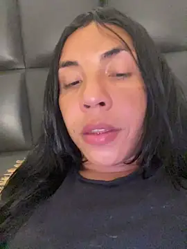 Snapshot of Adrianna_Arias chatting on October 25, 2025, 7:58 pm Adrianna Arias online show from October 25, 2025, 7:58 pm