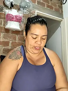 NARNYALABELLA online show from March 13, 2026, 10:37 pm