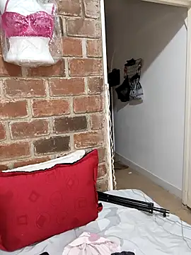 NARNYALABELLA online show from March 10, 2026, 9:35 am