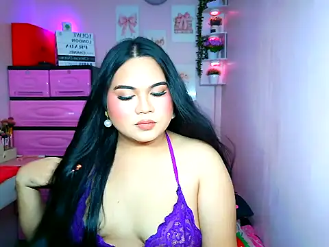 YourThicc bella online show from July 18, 2026, 3:42 pm