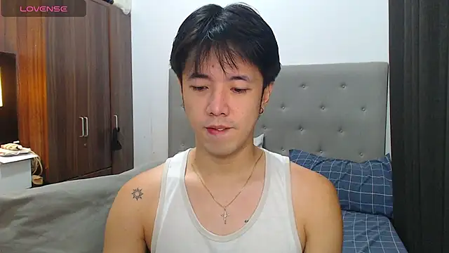 Snapshot of Addictiveboi chatting on October 16, 2025, 1:03 am Addictiveboi online show from October 16, 2025, 1:03 am