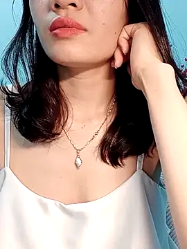 Hinna x online show from March 8, 2026, 6:49 am