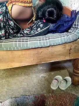 kajalbhabhi44 online show from April 24, 2026, 5:42 am