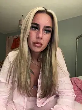 EllieMaeBaby online show from December 16, 2025, 9:08 pm