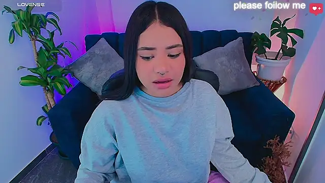 nicemiiaa7  online show from March 23, 2026, 12:16 pm