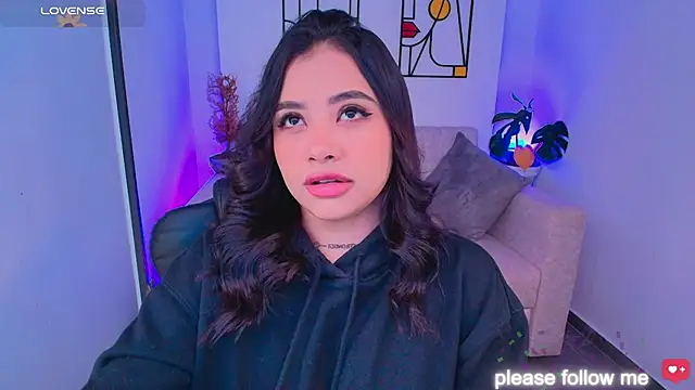 nicemiiaa7  online show from February 20, 2026, 9:28 pm