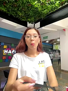 Snapshot of Melody-baby chatting on November 16, 2025, 7:40 pm Melody-baby online show from November 16, 2025, 7:40 pm