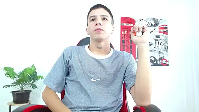 Cumandres18 online show from October 31, 2025, 2:02 pm