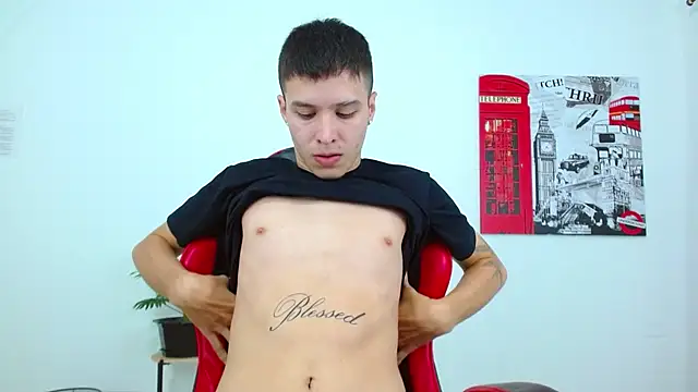 Cumandres18 online show from November 28, 2025, 1:55 pm