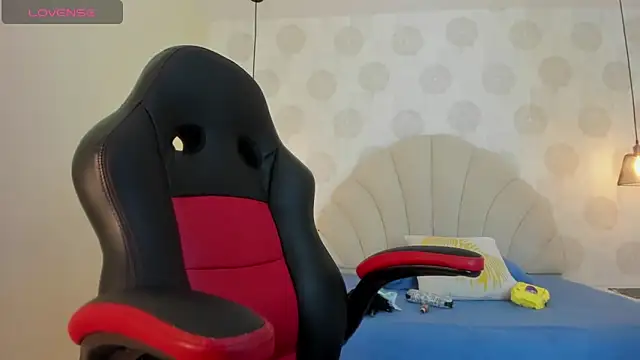 GIANAMILLER6 online show from November 26, 2025, 12:27 pm