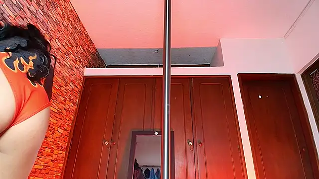 catalina santana20 online show from March 7, 2026, 4:45 pm