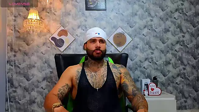 Apolo rousse1 online show from March 2, 2026, 9:33 pm