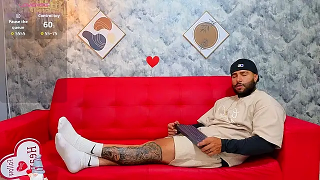 Apolo rousse1 online show from February 17, 2026, 9:12 pm