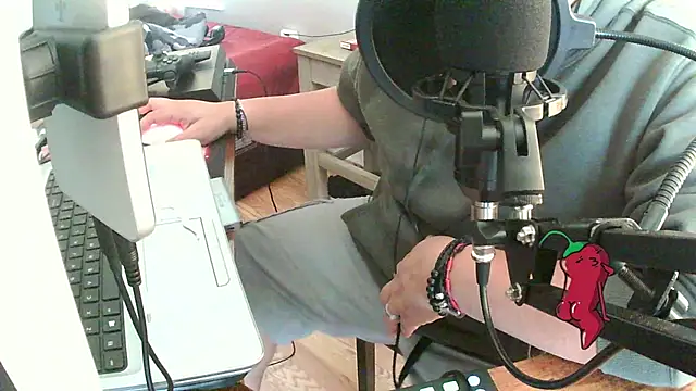 perversus12 online show from October 2, 2025, 8:23 pm