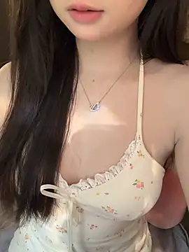 Nana kute20 online show from May 17, 2026, 5:02 pm