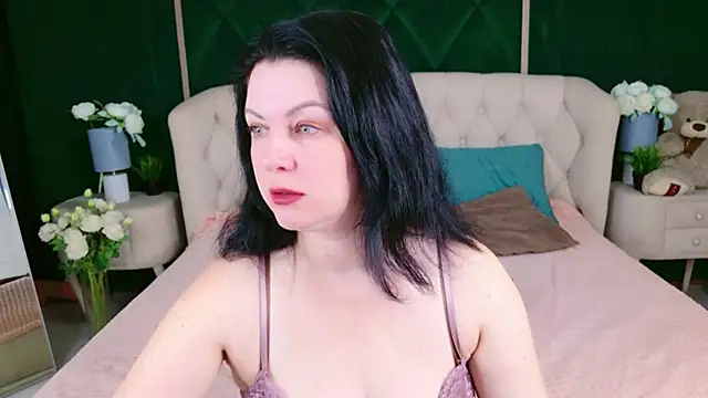 Nina Stane online show from July 29, 2026, 5:50 am