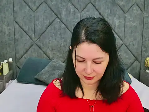 Nina Stane online show from October 6, 2025, 5:41 am