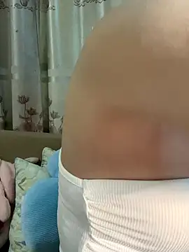 Dior baby online show from December 2, 2025, 2:45 am