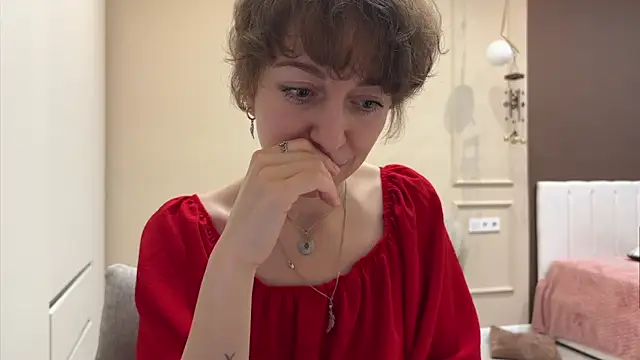 daniellia  online show from November 4, 2025, 9:13 am