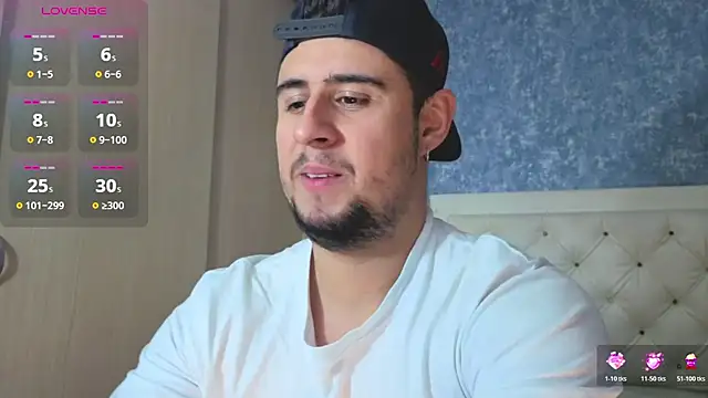 ryan evanss online show from December 1, 2025, 10:32 pm