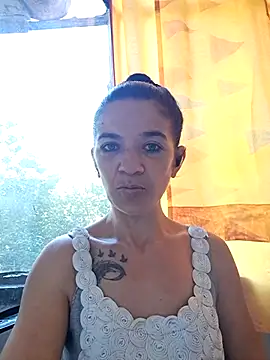 Snapshot of alinaalinutzq chatting on September 22, 2025, 10:43 am alinaalinutzq online show from September 22, 2025, 10:43 am