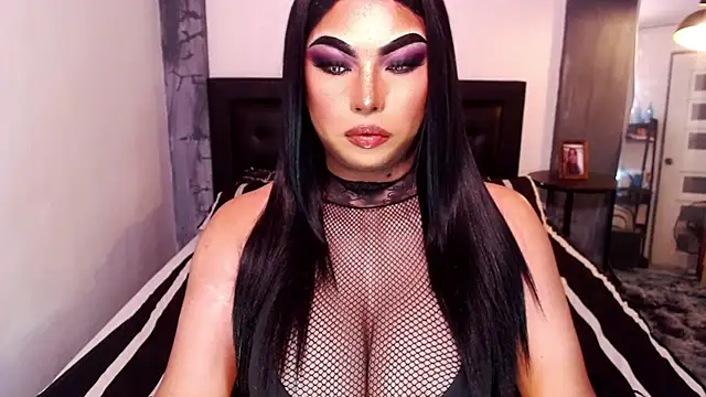 xTrixieMae online show from November 14, 2025, 2:54 pm