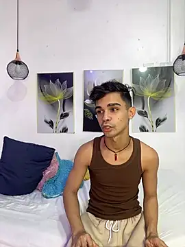 Violet Dream2 online show from April 15, 2026, 12:27 am