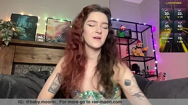 Snapshot of rae_moonn chatting on May 15, 2026, 5:44 pm rae moonn online show from May 15, 2026, 5:44 pm