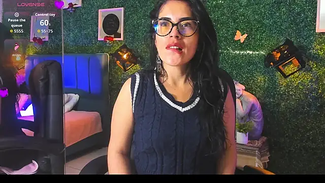 Linagh  online show from November 4, 2025, 11:47 am