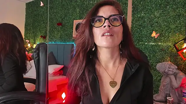 Linagh  online show from April 16, 2026, 11:33 am