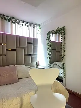 Zoey thompson online show from January 14, 2026, 7:39 pm