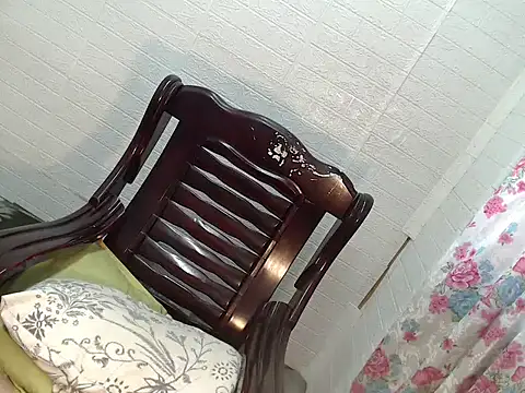 Side Chick online show from May 15, 2026, 2:53 am