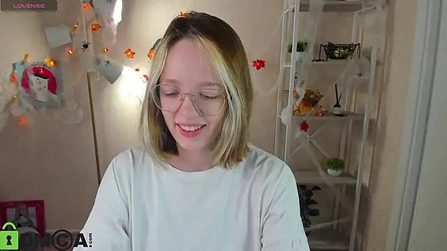 R0cket bunny online show from October 21, 2025, 1:05 am