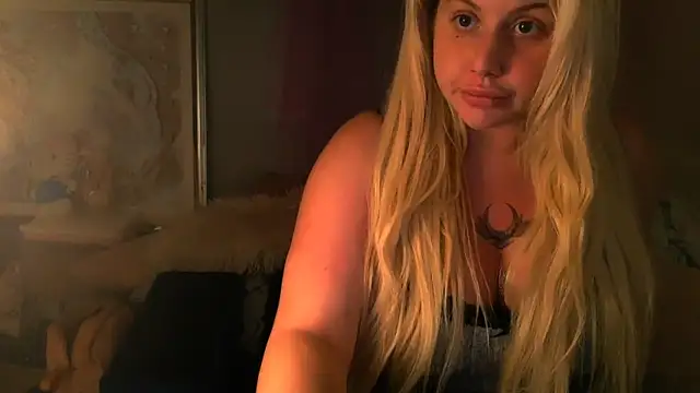 Snapshot of TiaDoll chatting on January 18, 2026, 7:06 pm TiaDoll online show from January 18, 2026, 7:06 pm