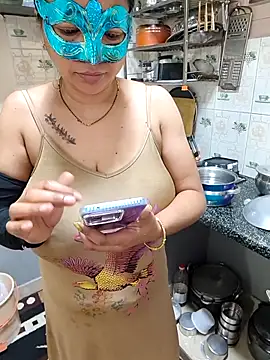 Queen Nightt online show from September 12, 2025, 3:50 am