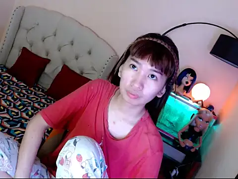 ShantalFoxxy  online show from October 24, 2025, 1:32 pm