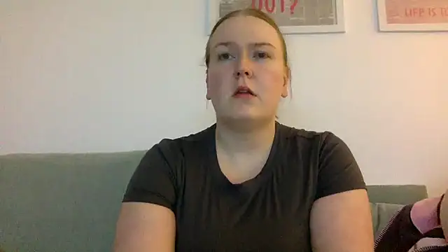 Snapshot of gracelovesxx chatting on March 1, 2026, 10:32 pm gracelovesxx online show from March 1, 2026, 10:32 pm